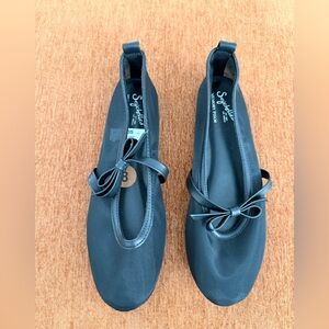 Seychelles Black Women's Flats with Bow Detail